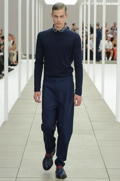 Look 22